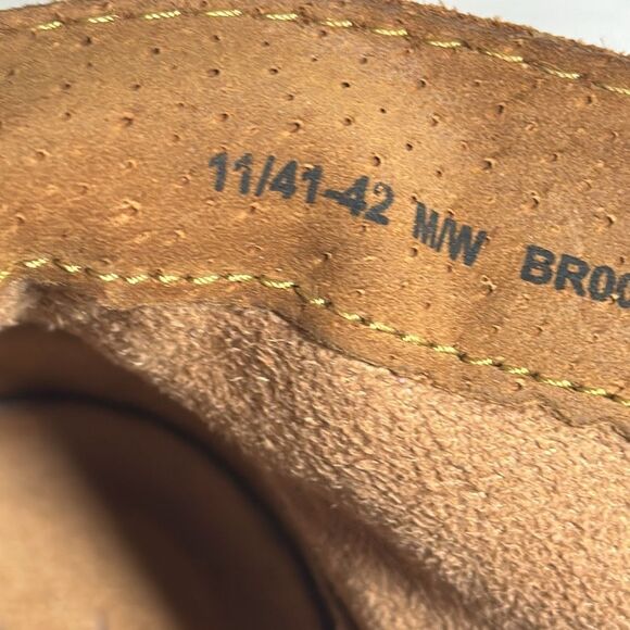 Born Wynter Brown Suede Comfort Ankle Booties Sz 11 - Picture 6 of 7